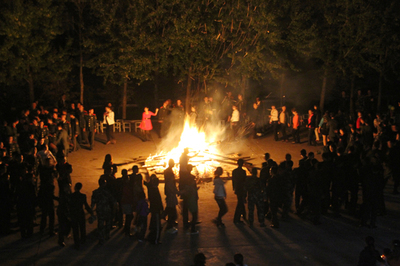 篝火晚會(huì)
